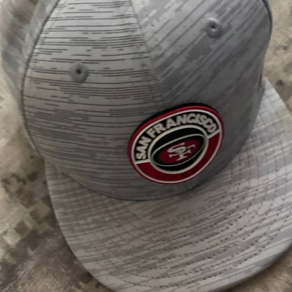 New Era San Francisco 49ers Gray Snapback Hat NFL Adjustable Cap OS